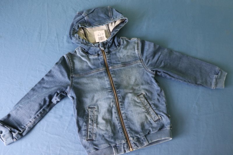 Kinderjacke mit Kapuze
