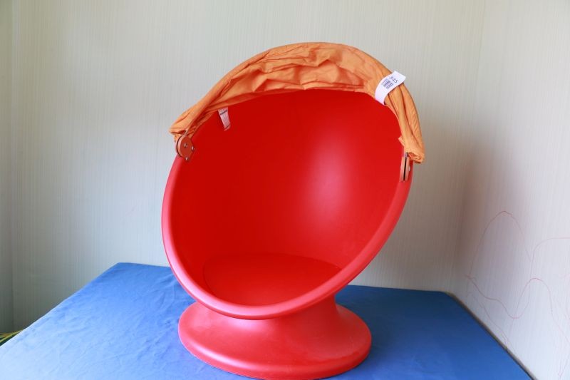 Drehstuhl mit Versteckhaube