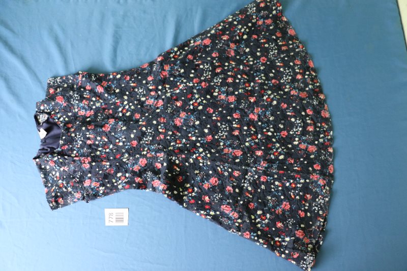 Geblümtes Kleid