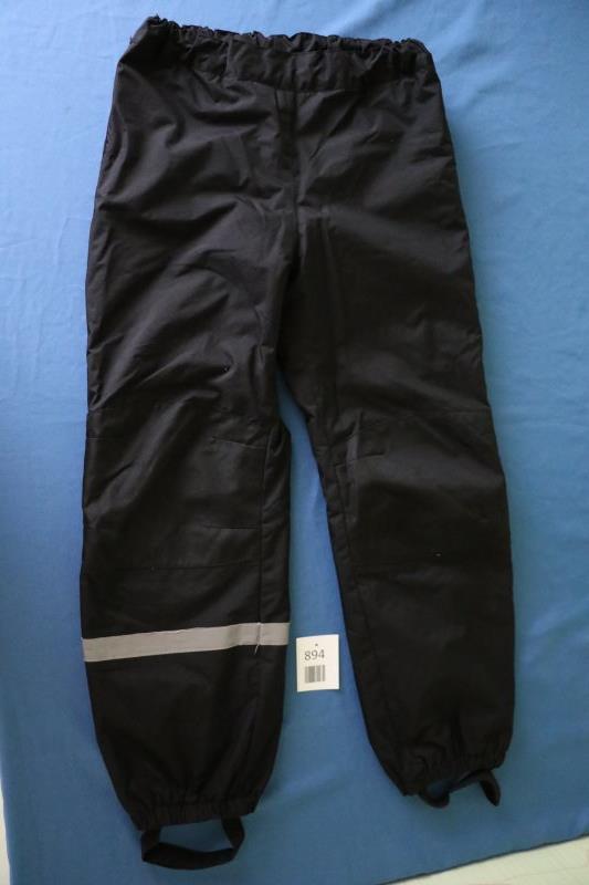 Lange schwarze, gefütterte Regenhose