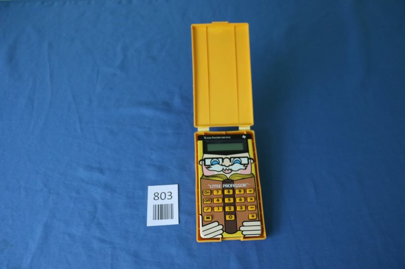 Rechenspielzeug im Taschenrechner-Design