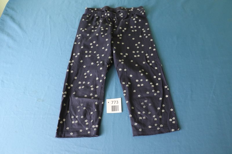 Kinderhose mit Blumenmuster