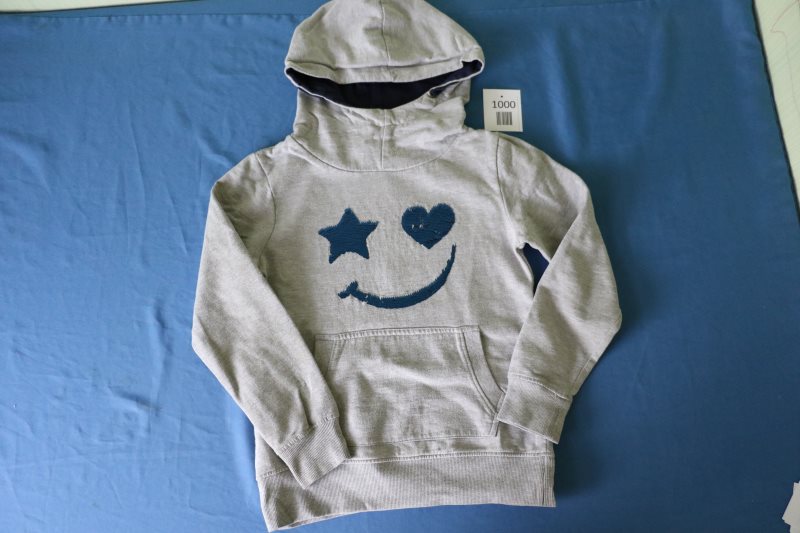 Kinderkapuzenpullover mit Motiv