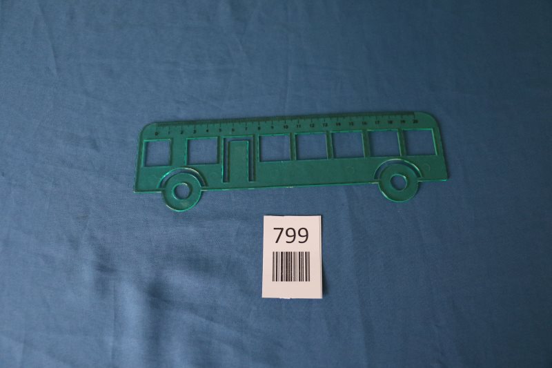 Kunststoff-Lineal in Busform