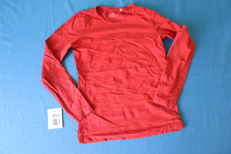Rotes Langarm-Shirt