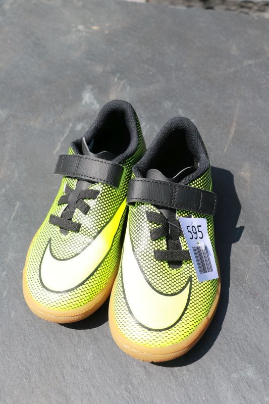 Fussball-Turnschuhe, Größe 31